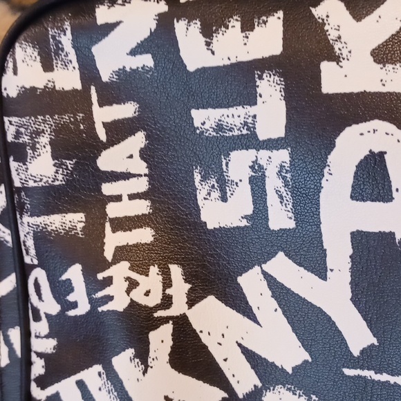COPY - Nwot D.K.N.Y. Black/white graphitti NEW YORK NEVER SLEEPS DOUBLE ZIP ON … - Picture 12 of 12